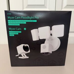 Wyze Cam Floodlight Pro & Wyze Cam V4 Brand New Combo Outdoor 3000 Lumen 2.5K